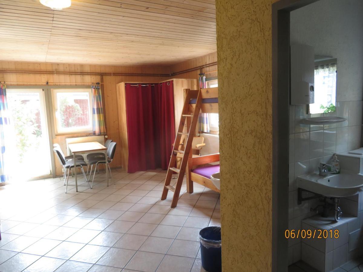 Gruppenbungalow-Waldhaus-Am Ferienpark Миров Экстерьер фото