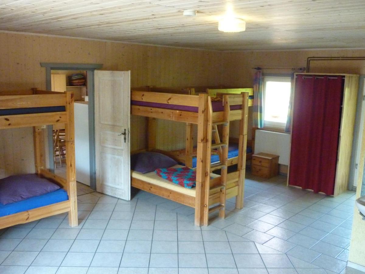 Gruppenbungalow-Waldhaus-Am Ferienpark Миров Экстерьер фото