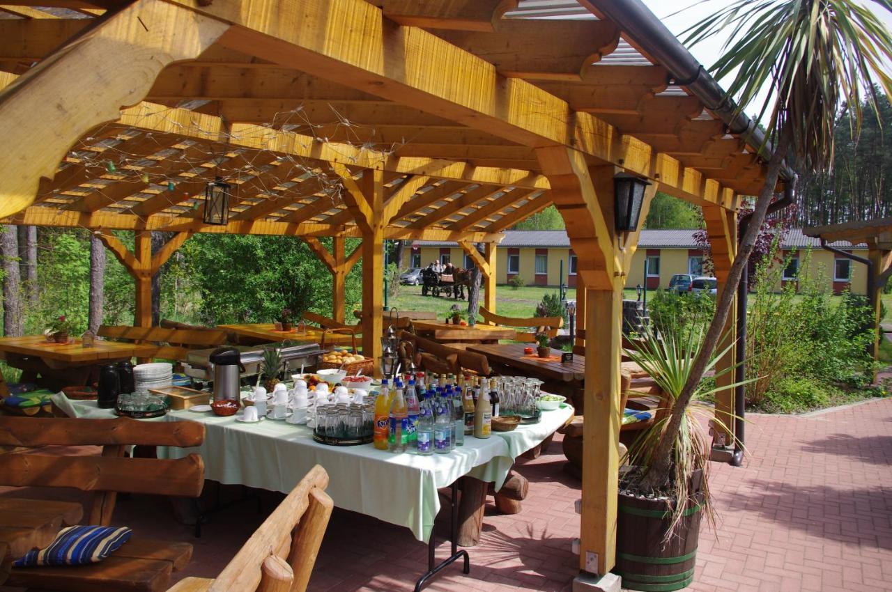 Gruppenbungalow-Waldhaus-Am Ferienpark Миров Экстерьер фото