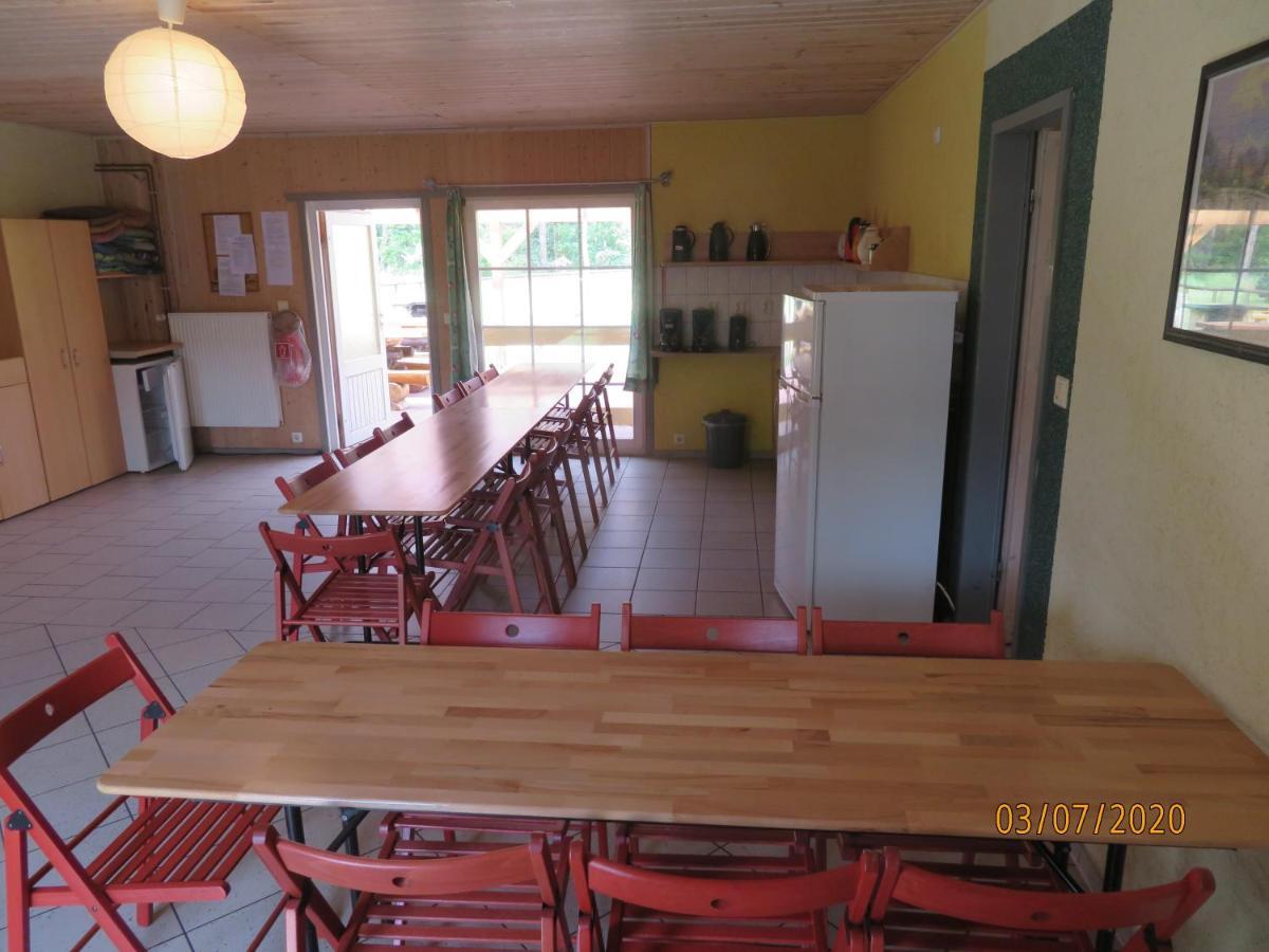 Gruppenbungalow-Waldhaus-Am Ferienpark Миров Экстерьер фото